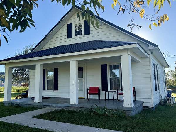 1.53 Acres of Land with Home for Sale in Somerset, Kentucky