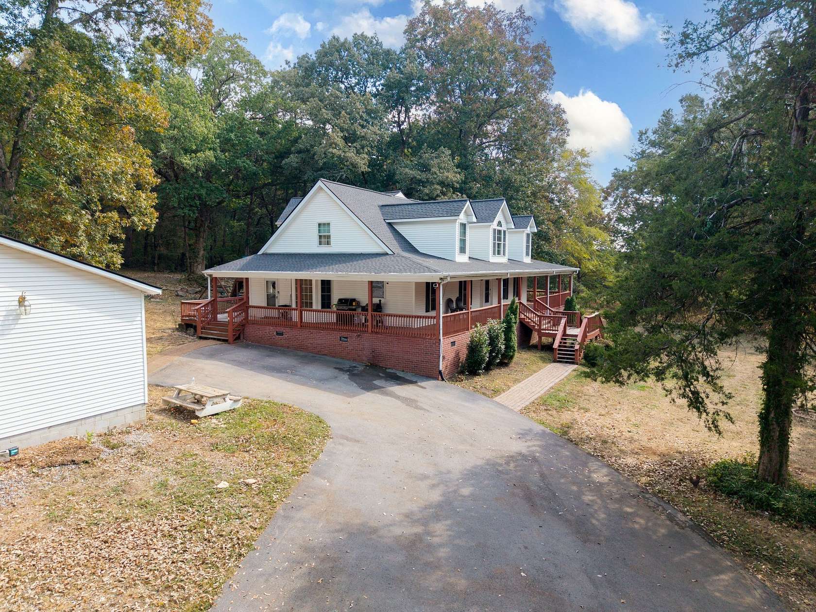 6.77 Acres of Improved Commercial Land for Sale in Lebanon, Tennessee