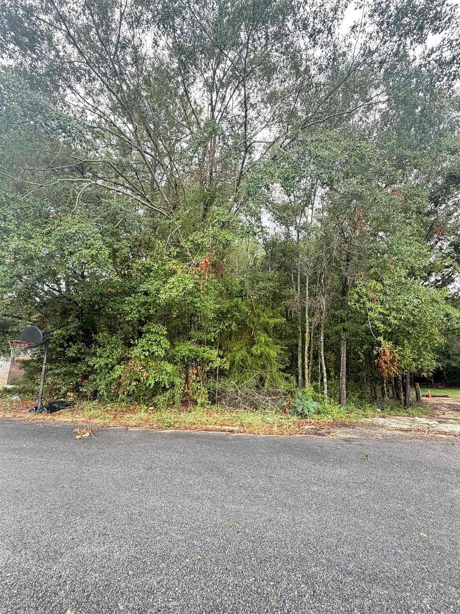 4.5 Acres of Residential Land for Sale in Andalusia, Alabama