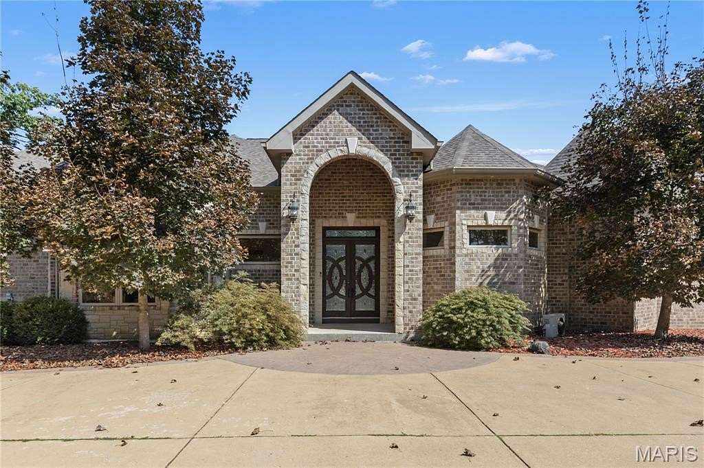 3.83 Acres of Land with Home for Sale in Florissant, Missouri