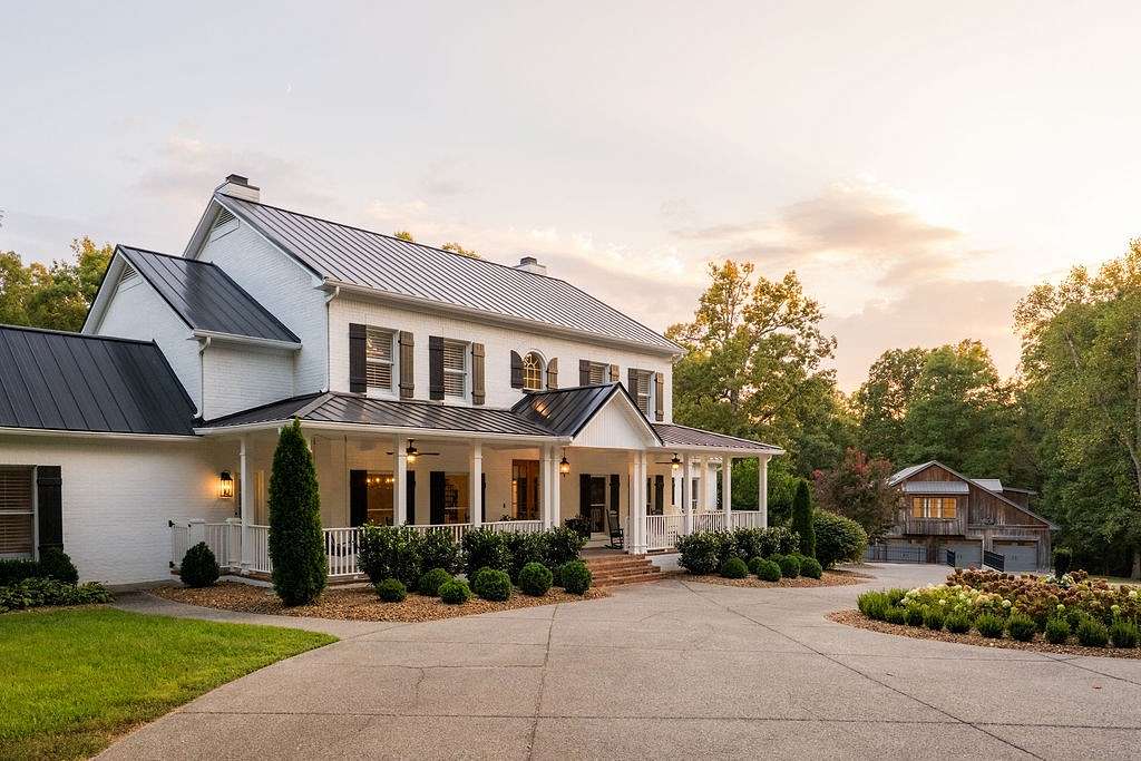 14 Acres of Land with Home for Sale in Franklin, Tennessee