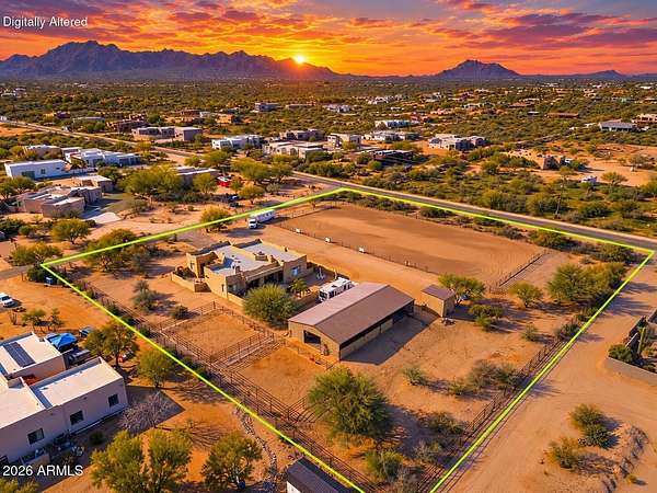 2.5 Acres of Land with Home for Sale in Scottsdale, Arizona