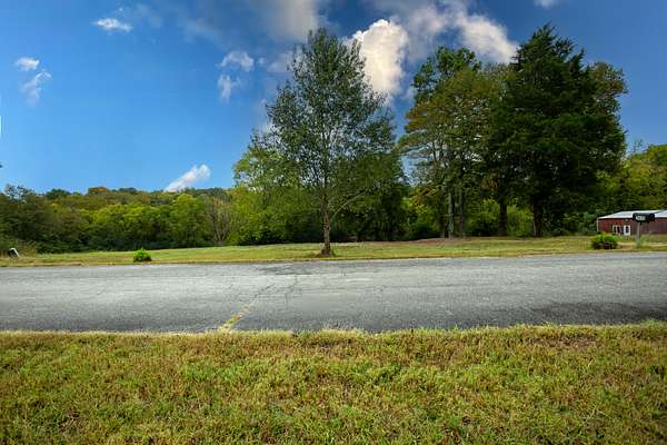 1 Acre of Residential Land for Sale in Columbia, Tennessee