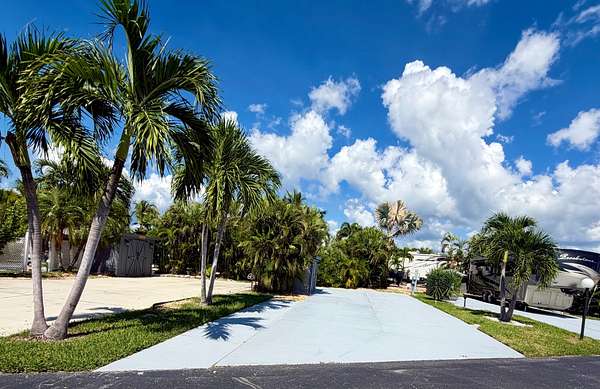 Land for Sale in Chokoloskee, Florida
