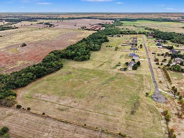 10 Acres of Land for Sale in Guthrie, Oklahoma