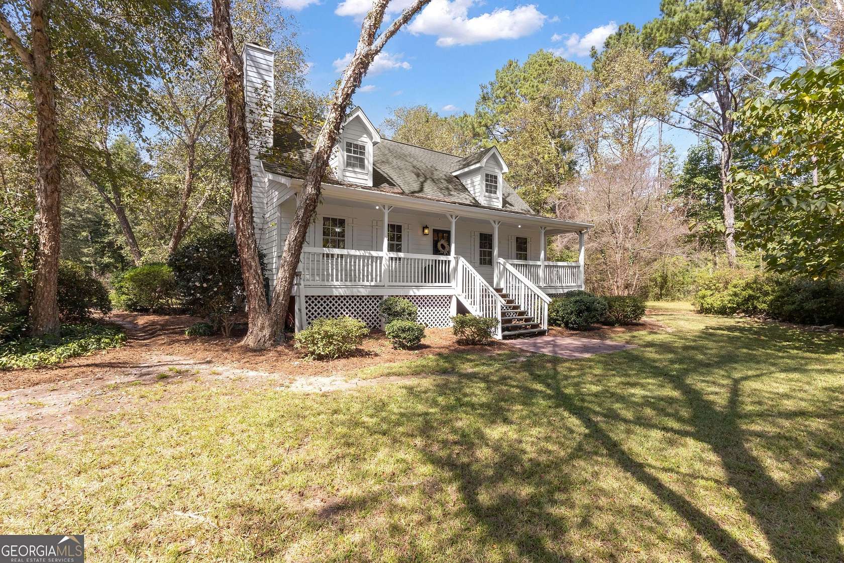 5 Acres of Land with Home for Sale in Chattahoochee Hills, Georgia