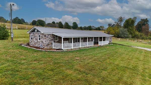 2.72 Acres of Land with Home for Sale in Mount Vernon, Kentucky