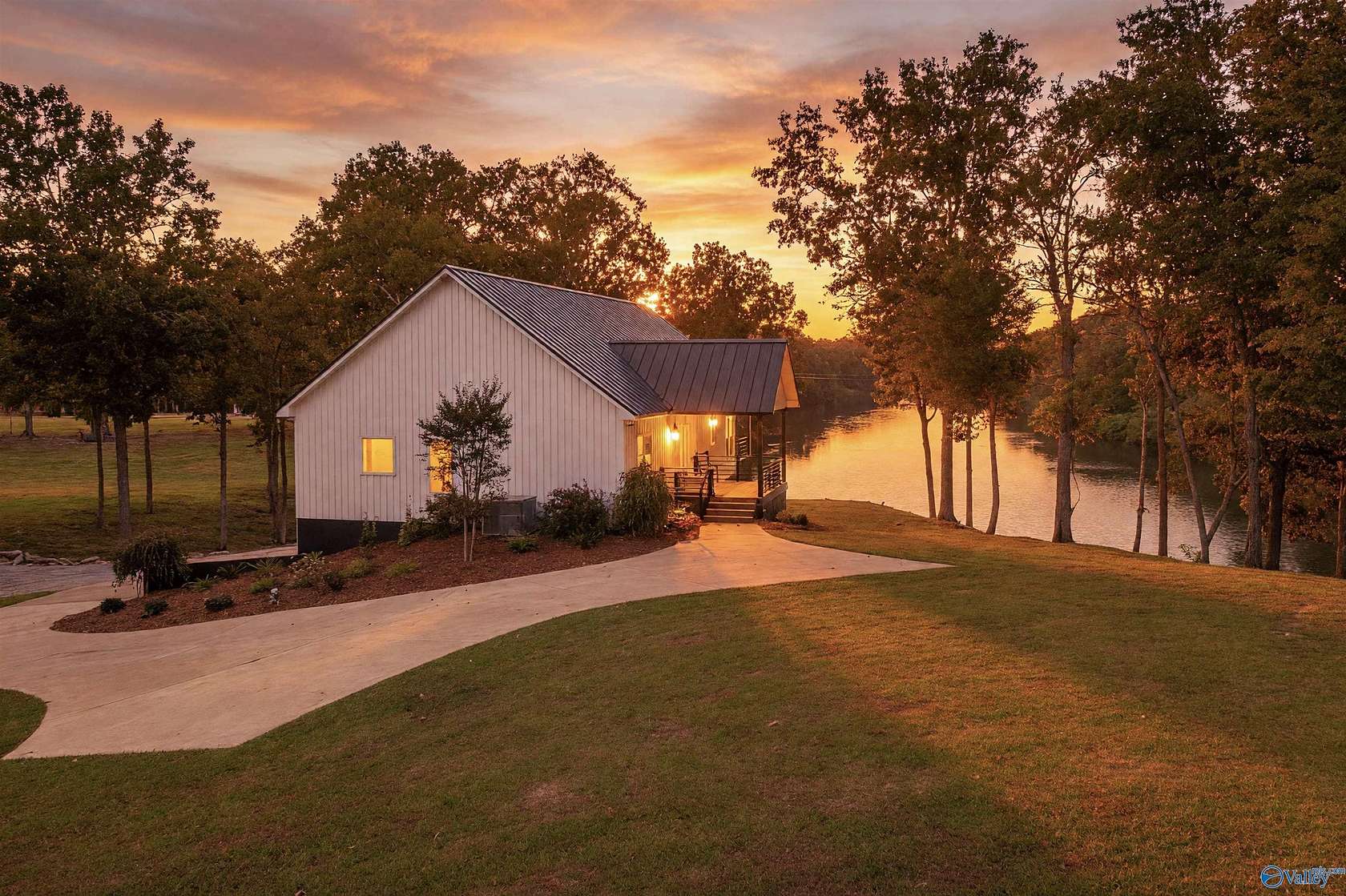 2 Acres of Land with Home for Sale in Gadsden, Alabama