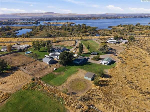 2.34 Acres of Land with Home for Sale in Burbank, Washington