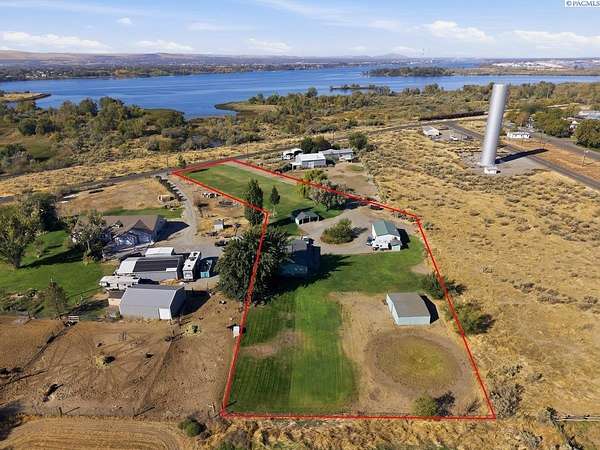 2.34 Acres of Land with Home for Sale in Burbank, Washington