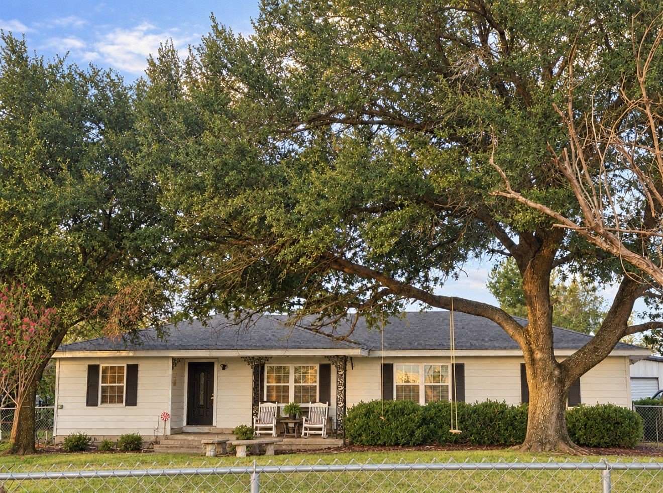 20 Acres of Agricultural Land with Home for Sale in Hubbard, Texas