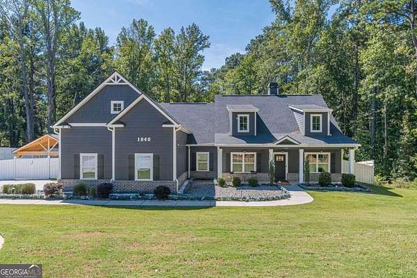 3.12 Acres of Land with Home for Lease in Locust Grove, Georgia