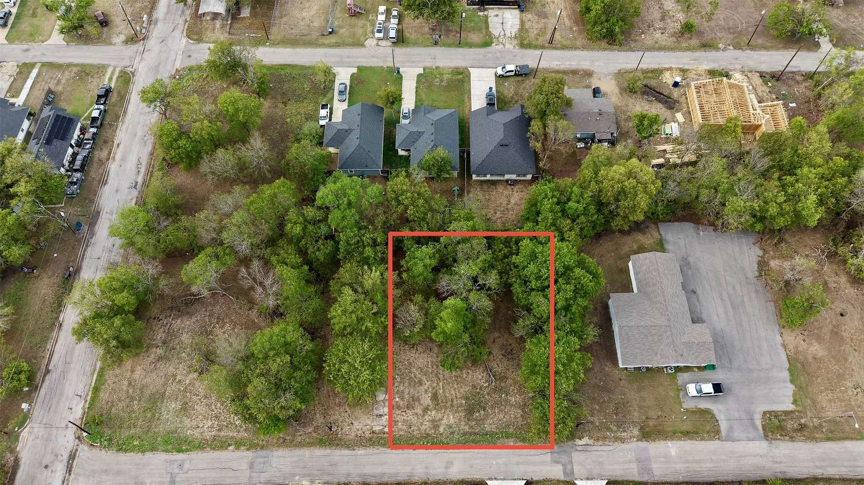 0.15 Acres of Residential Land for Sale in Corsicana, Texas