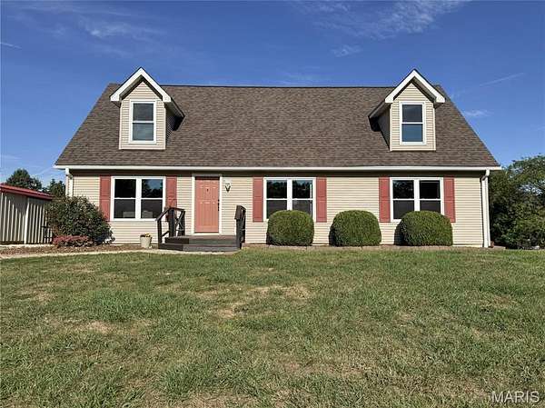 8 Acres of Land with Home for Sale in Bowling Green, Missouri