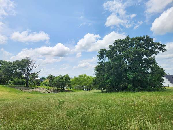 1 Acre of Land for Sale in Athens, Texas