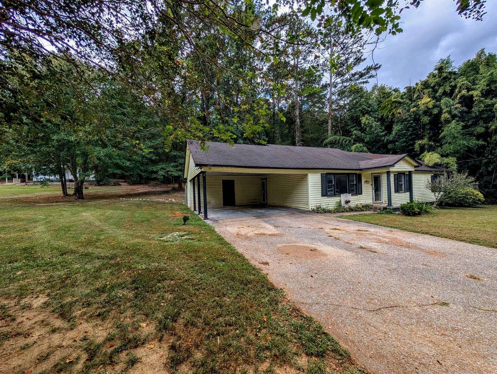 3 Acres of Land with Home for Sale in Glencoe, Alabama