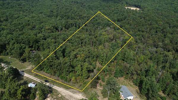 5.26 Acres of Residential Land for Sale in Bourbon, Missouri