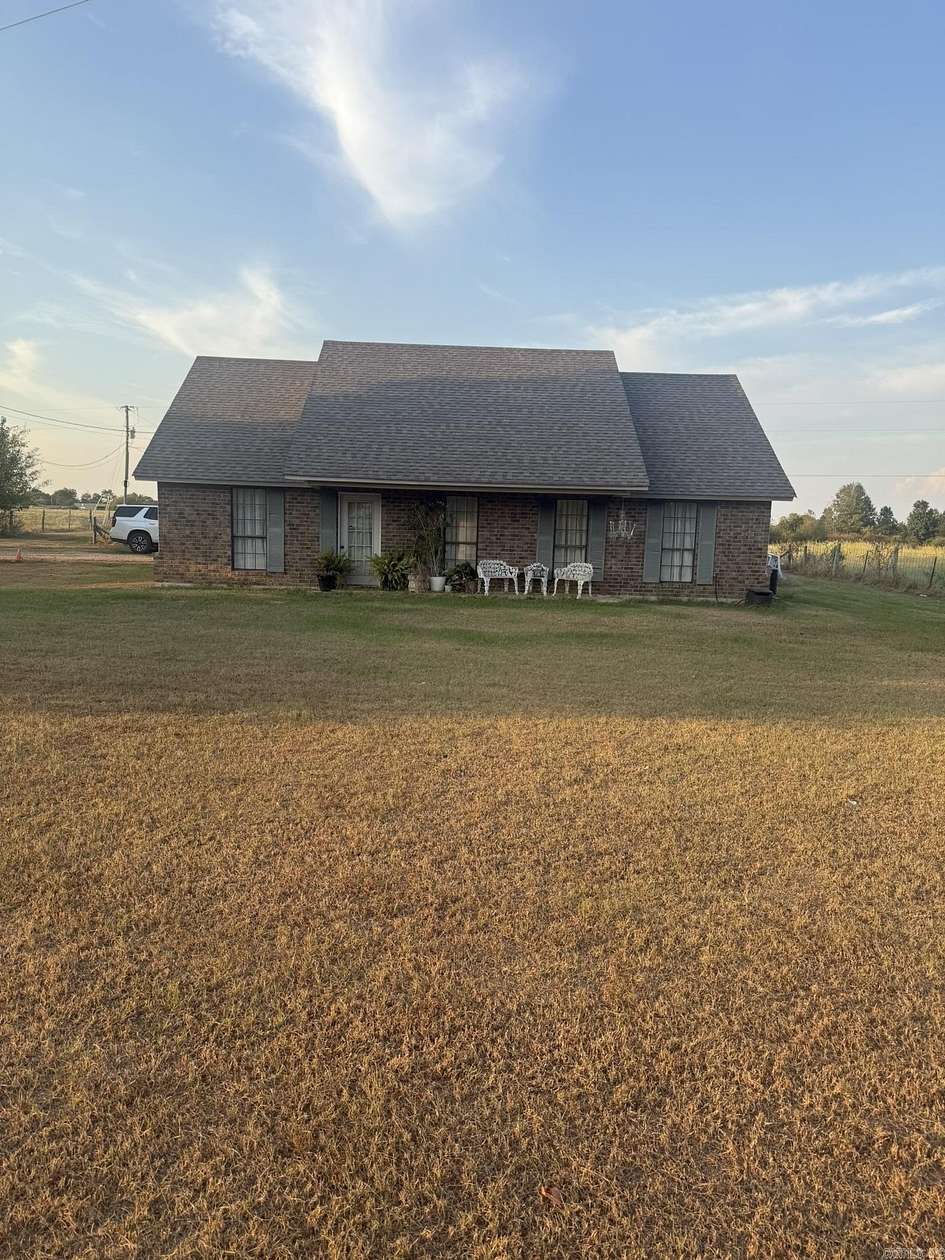 3.1 Acres of Land with Home for Sale in Nashville, Arkansas