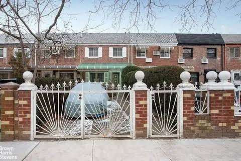 0.04 Acres of Residential Land for Sale in Brooklyn, New York