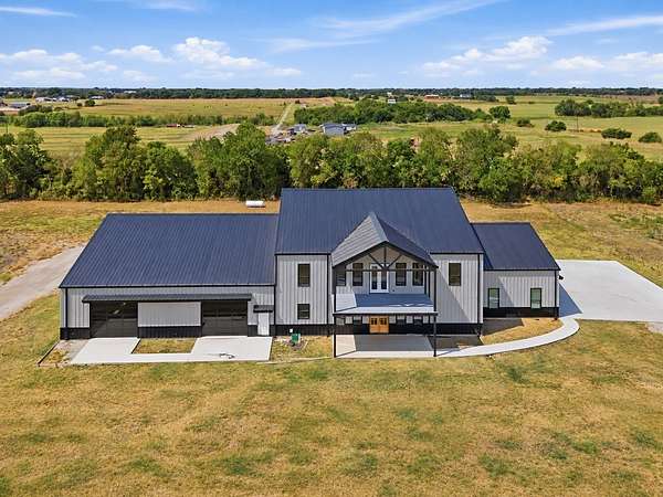 25.6 Acres of Land with Home for Sale in Leonard, Texas