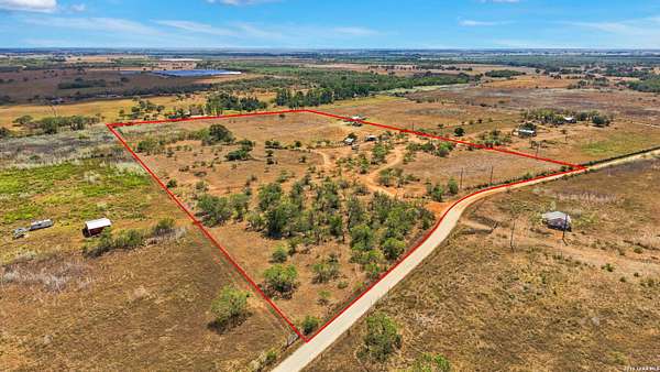 22.8 Acres of Agricultural & Residential Land for Sale in Nixon, Texas