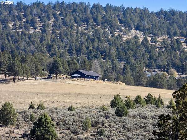 40.3 Acres of Recreational Land with Home for Sale in Merrill, Oregon