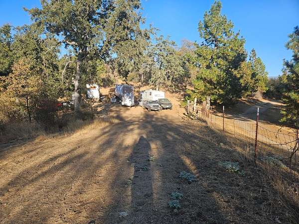 5 Acres of Land for Sale in Miramonte, California