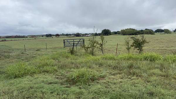 10.1 Acres of Land for Sale in Bridgeport, Texas