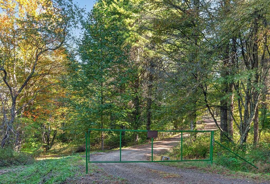 10 Acres of Residential Land for Sale in Hillsville, Virginia