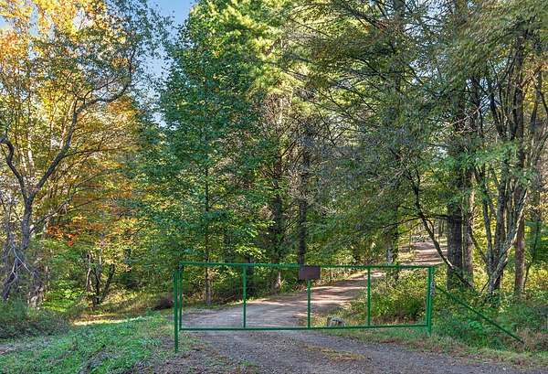 10 Acres of Residential Land for Sale in Hillsville, Virginia