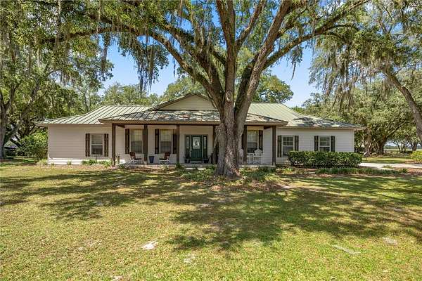 10.1 Acres of Land with Home for Lease in Morriston, Florida