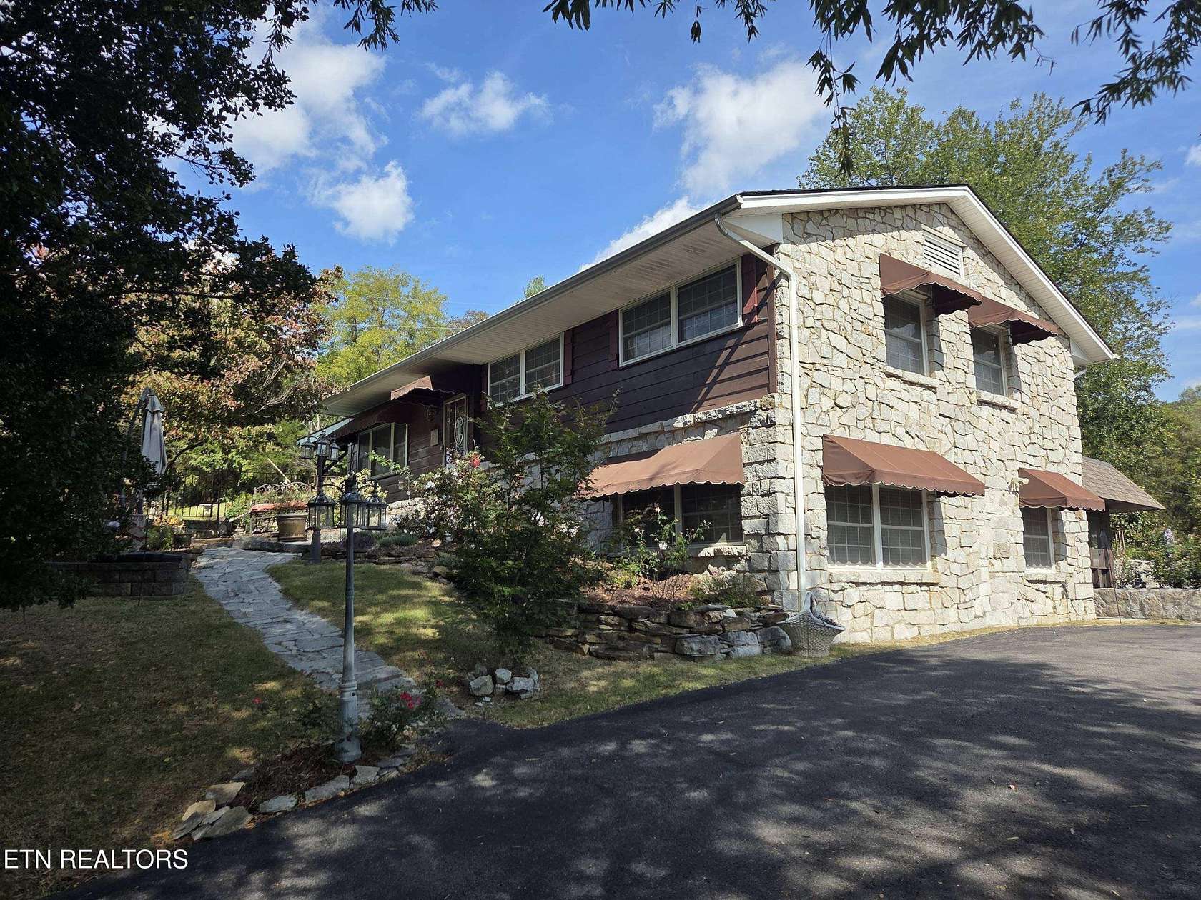 3.57 Acres of Land with Home for Sale in Clinton, Tennessee