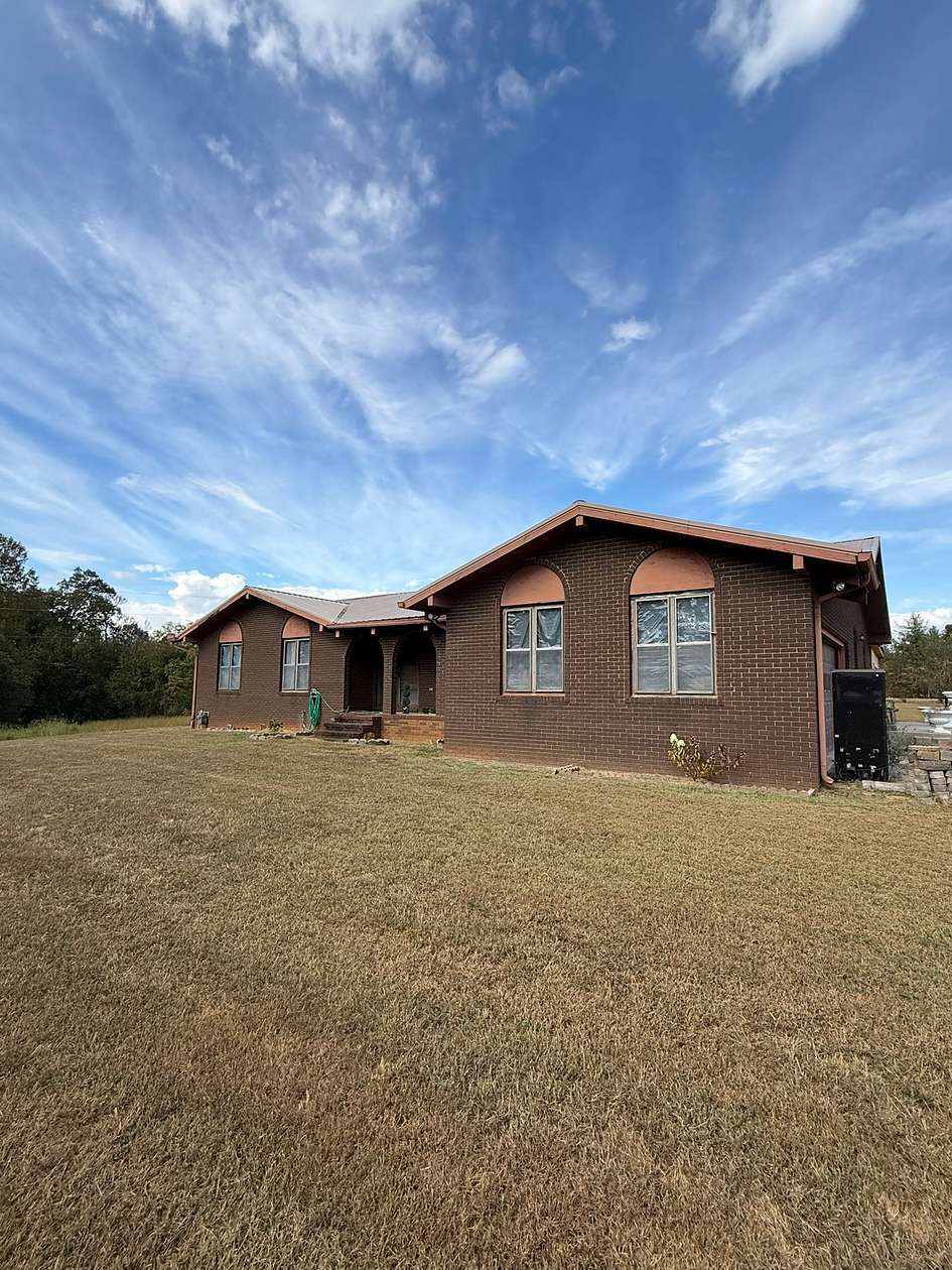 3.26 Acres of Land with Home for Auction in McMinnville, Tennessee