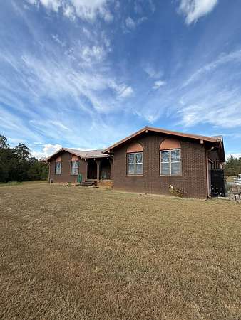 3.26 Acres of Land with Home for Auction in McMinnville, Tennessee