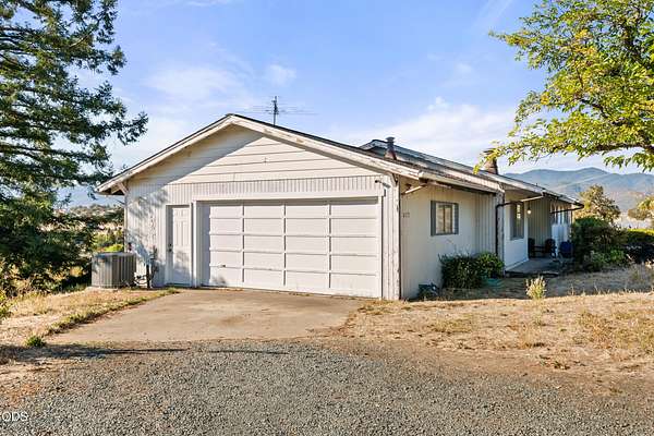 2.6 Acres of Land with Home for Sale in Medford, Oregon