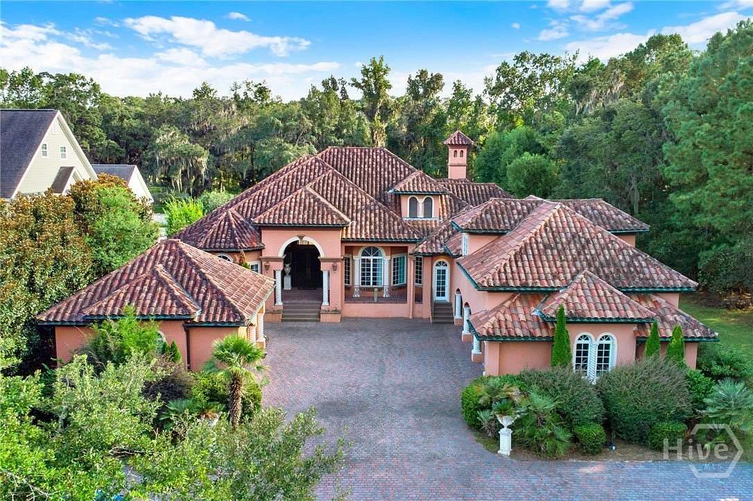 2.5 Acres of Land with Home for Sale in Savannah, Georgia