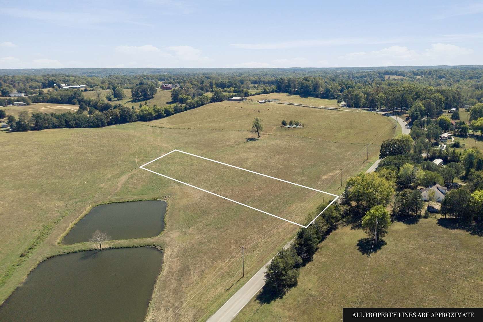 1.5 Acres of Residential Land for Sale in Charlotte, Tennessee