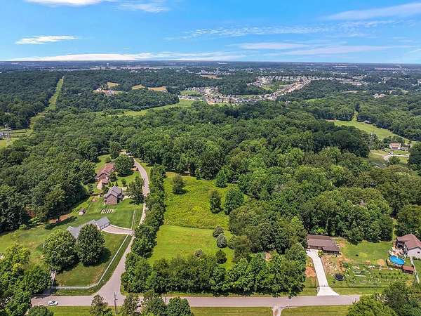 1.52 Acres of Residential Land for Sale in Clarksville, Tennessee