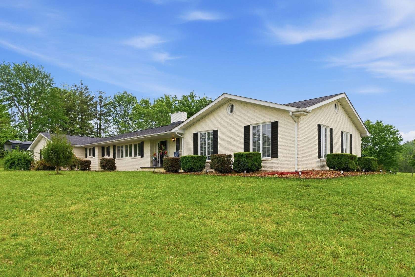 6.6 Acres of Land with Home for Sale in London, Kentucky