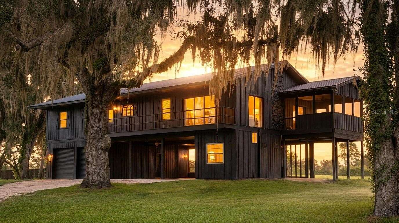31.5 Acres of Recreational Land with Home for Sale in Morriston, Florida