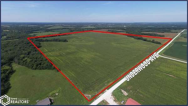 137 Acres of Agricultural Land for Sale in Farmington, Iowa