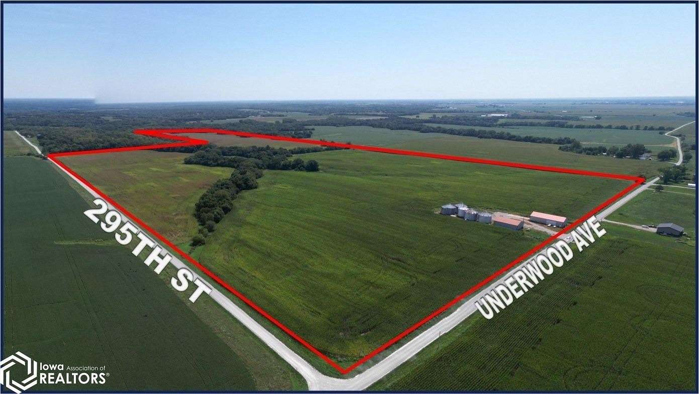 129 Acres of Agricultural Land for Sale in Farmington, Iowa