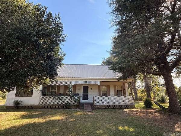 2.77 Acres of Land with Home for Sale in Prescott, Arkansas