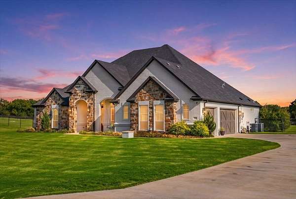 2 Acres of Land with Home for Sale in Weatherford, Texas