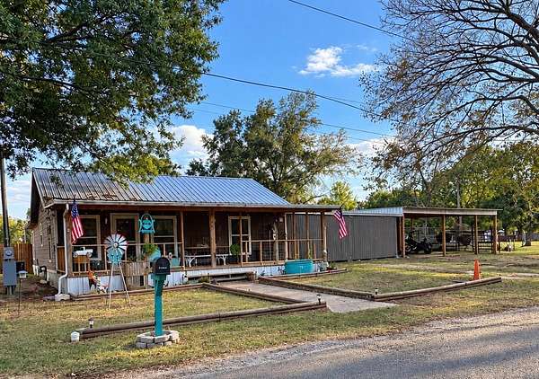 11.5 Acres of Land with Home for Sale in Maud, Texas