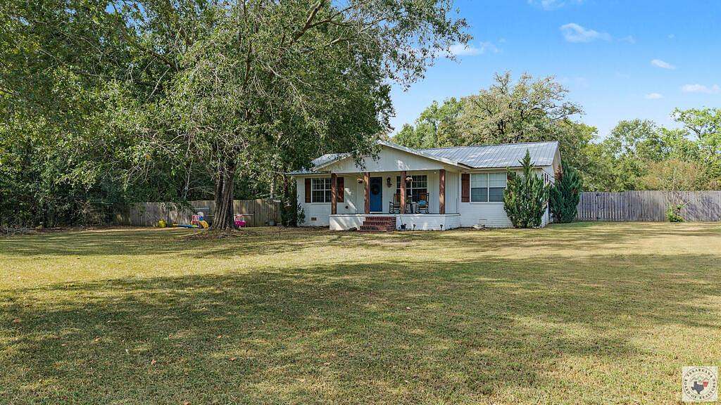1.5 Acres of Land with Home for Sale in Maud, Texas