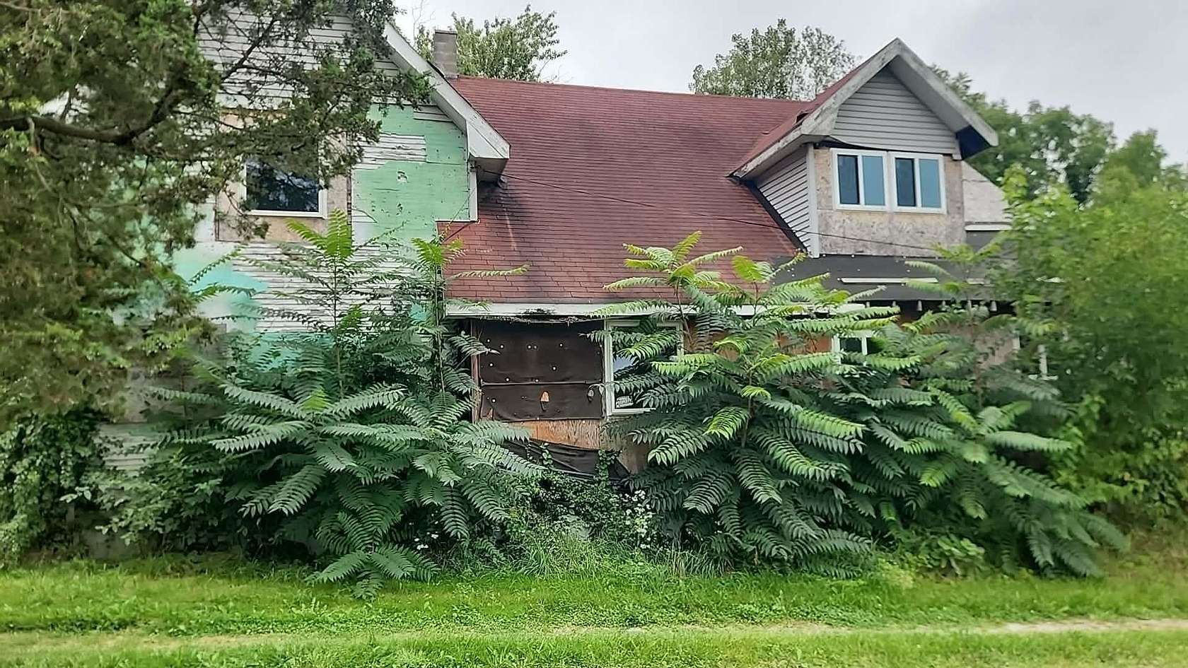 4 Acres of Land with Home for Sale in Benton Harbor, Michigan