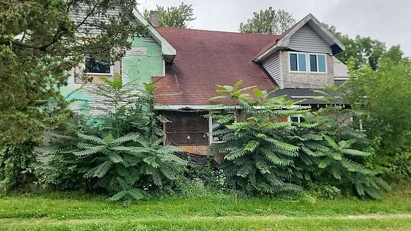 4 Acres of Land with Home for Sale in Benton Harbor, Michigan