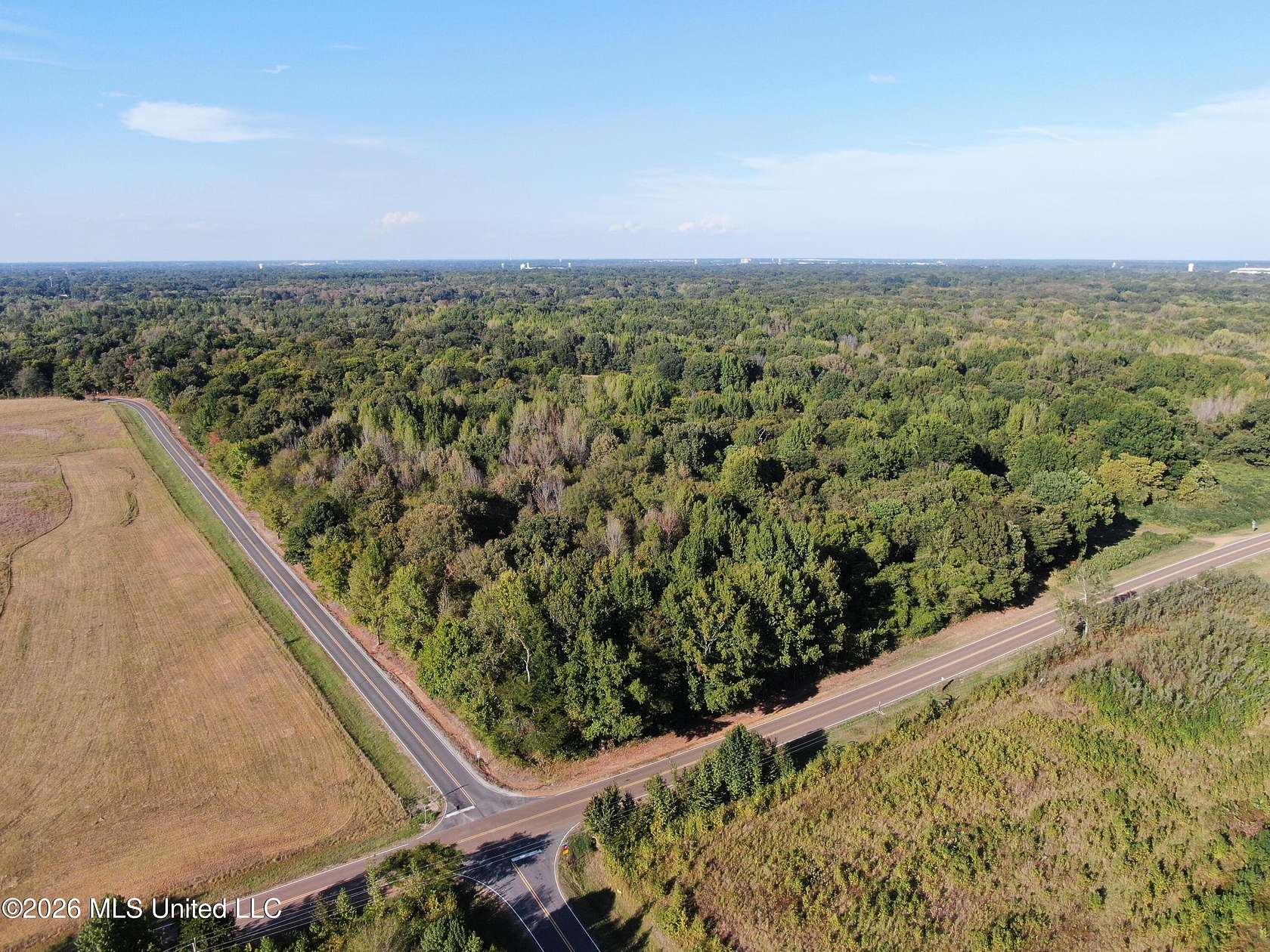 14.4 Acres of Land for Sale in Nesbit, Mississippi