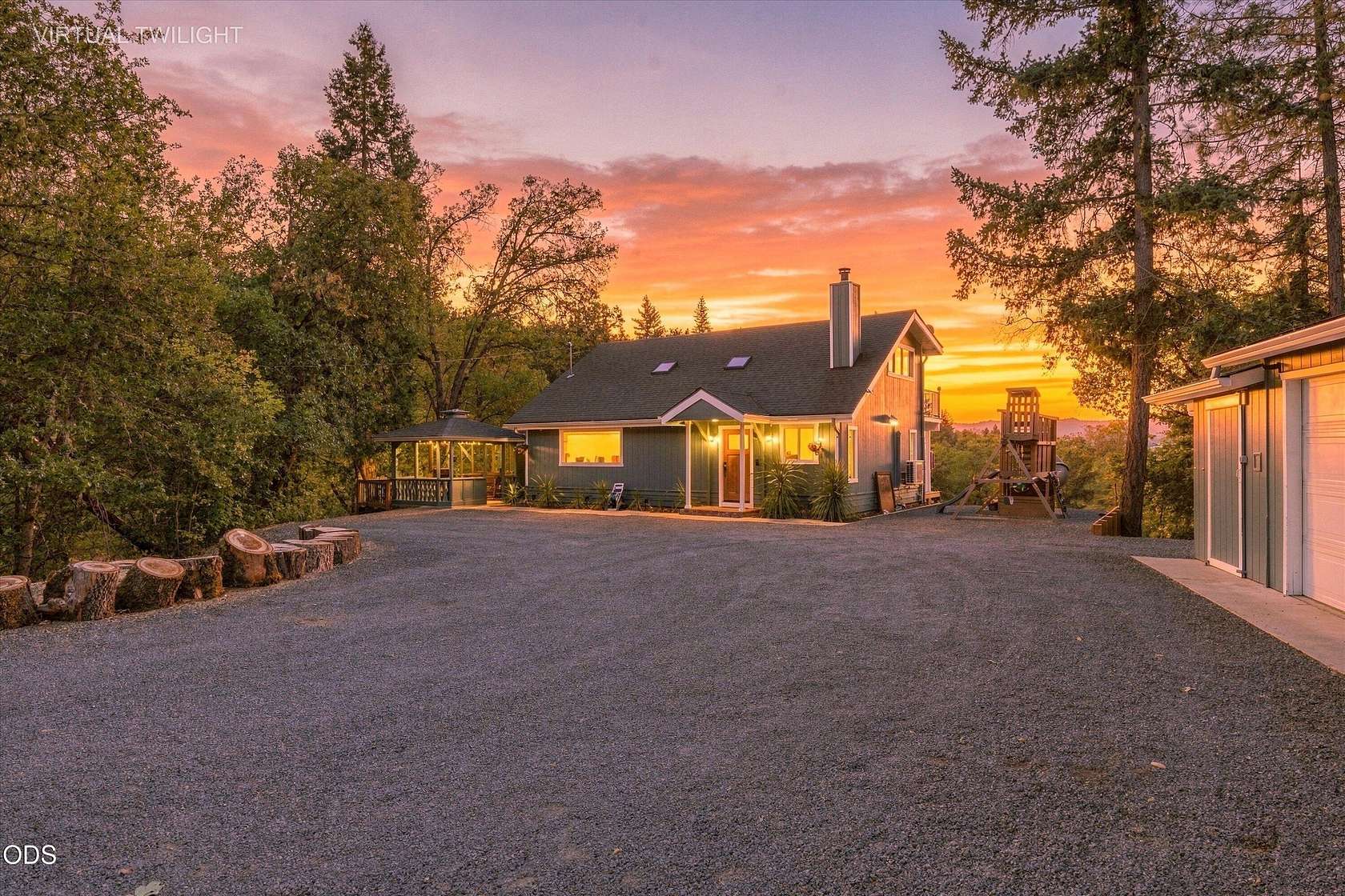 4.5 Acres of Land with Home for Sale in Grants Pass, Oregon